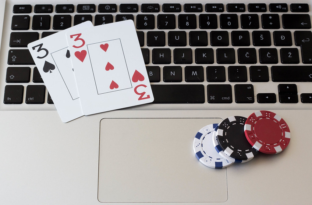 playing cards on laptop
